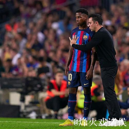 阿斯：拉波尔塔将主持巴萨圣诞晚宴并发表演讲，更多提及皇马