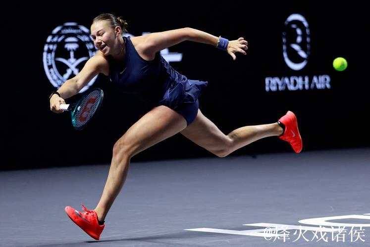 WTA年终总决赛:阿尼西莫娃上演逆转好戏 晋级半决赛 WTA年终总决赛:阿尼西莫娃上演逆转好戏 晋级半决赛