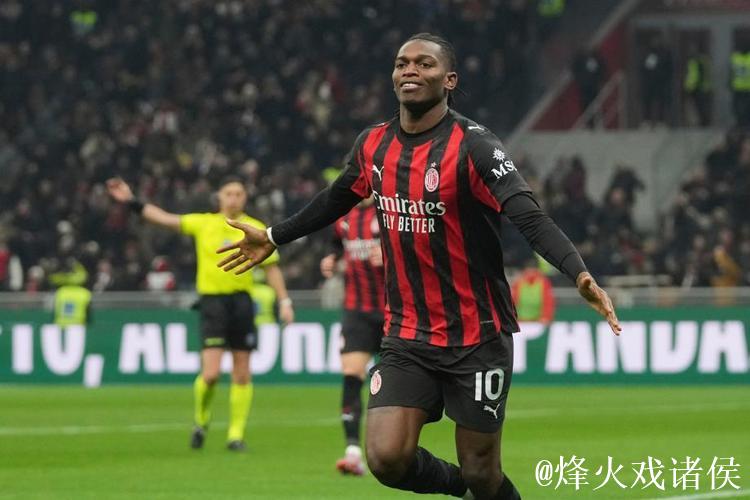 莱奥建功阿莱格里吃红牌 米兰1-0击败拉齐奥联赛12轮保持不败 莱奥建功阿莱格里吃红牌 米兰1-0击败拉齐奥联赛12轮保持不败